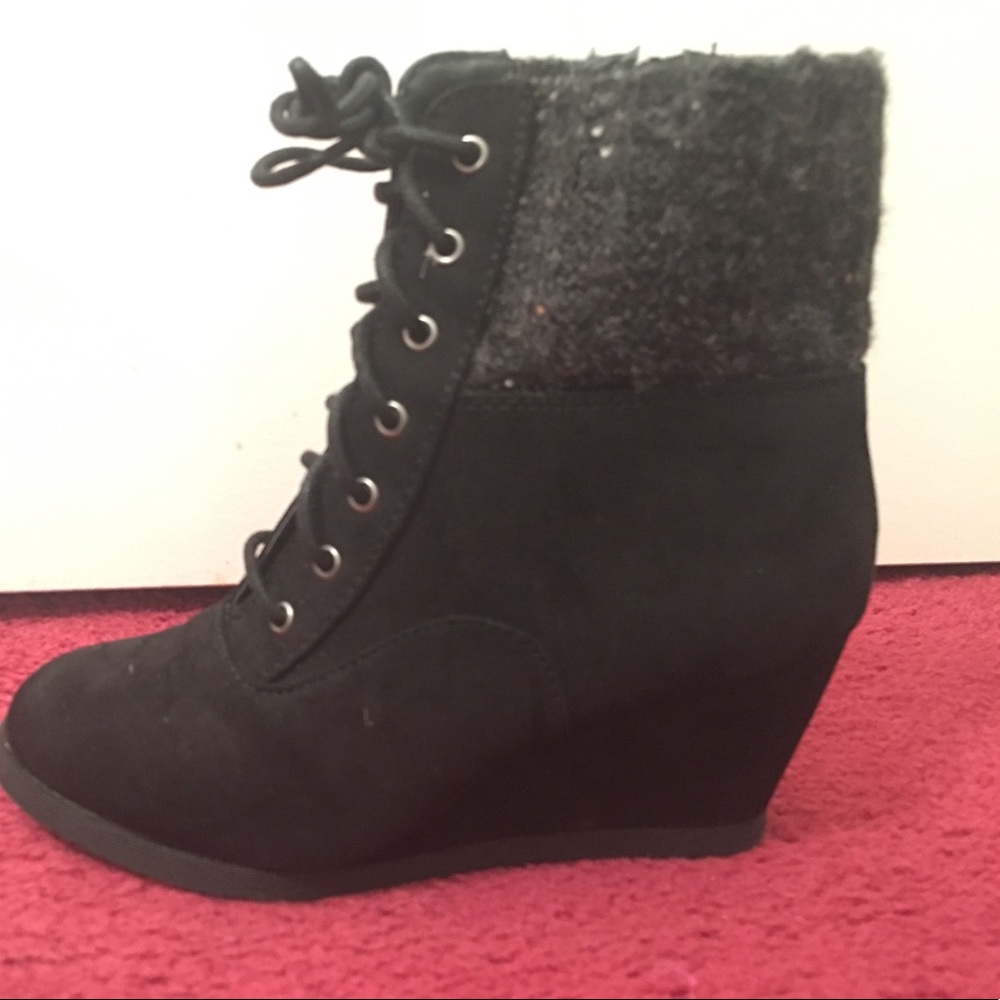SO American Heritage Wedge Booties - Picture 3 of 4